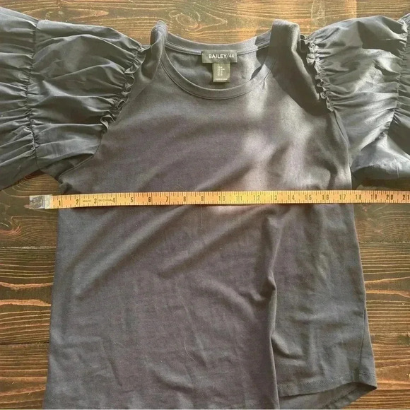 BAILEY 44 95% cotton top with Flutter sleeves. Dark navy color - Picture 5 of 5